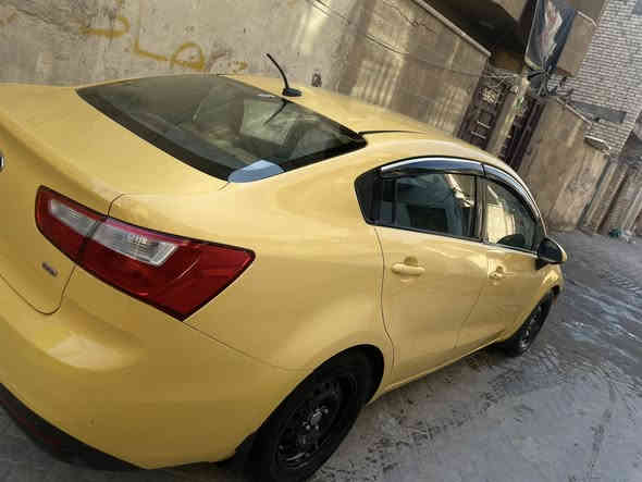 سلام عليكم كيا ريو موديل 2012 وارد أميريكي سياره كامله كبل للشارع سعره 85و بي مجال قليل *********** 

مكاني بغداد مدينه صدر
