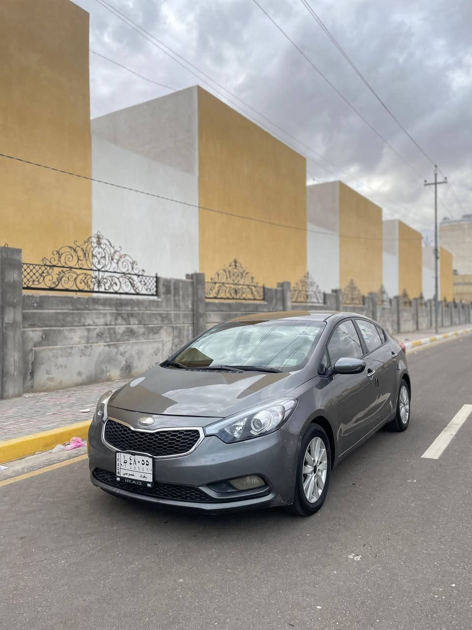 سلام عليكم للبيع كيا سيراتو 2016 وراد خليجي بيه اربع قطع صبغ فقط وباقي مكفول وسونار في المنشور سياره فول موصفات ما عده الفتحه وبصمه 
اشاير بل مري ومري شفط وشاشه وكامره وحساسات امامي خلفي مكينه 1.6 دوش 
سياره رقم بغداد مشروع وطني 
سنويه الغايه 2027 
مكان سياره كربلاء المقدسه
السعر 112 وبيه مجال 
الاستفسار ***********
