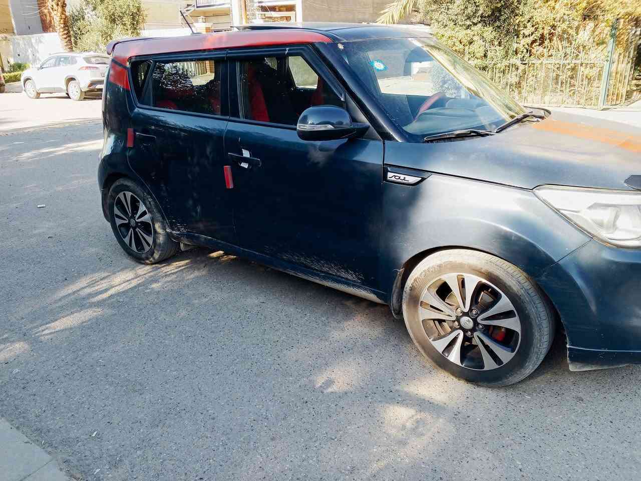 كيا صول موديل 15.
فول فول.
بصمه بنوربي.
بيها اماكن صبغ ابيع احزام.
لان هيه بنورامارقم واسط بسمي.
سعر 98.
***********
