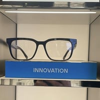 نظارة حديثة بتقنية ذكية مدمجة ✨ تجمع بين الأناقة + تحسين السمع بنفس ال...