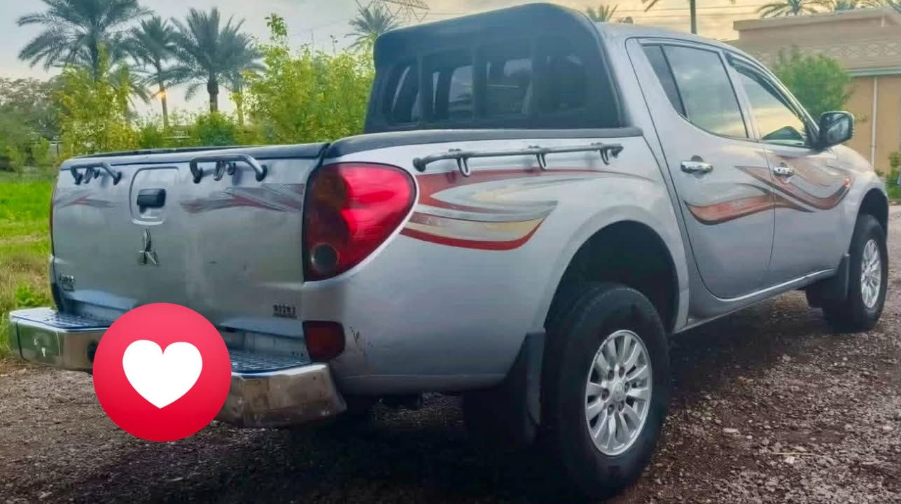 السلام عليكم 
مسيوبيشي ل ٢٠٠ موديل ٢٠٠٩ رقم بغداد جديد لغايه ٢٠٣٠ سنويه باسمي داخل جيد خارج جيد صدر واطارات جيده تدفئه تبريد كل شي موضح بالصور والسونار ومقطع فيديوي مكاني بغداد للاتصال او المراسله واتساب ***********
