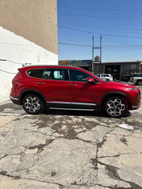 للبيع سنتافيه موديل 2021  رقم بغداد وسنويه سيارة 2027 باسمي تحويل مباش...