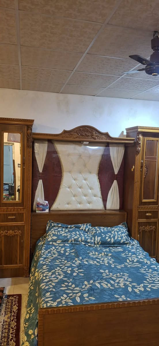 غرفة طابقين ٦ ابواب مع ملحق بابين مسرحي للاستفسار الاتصال ***********
