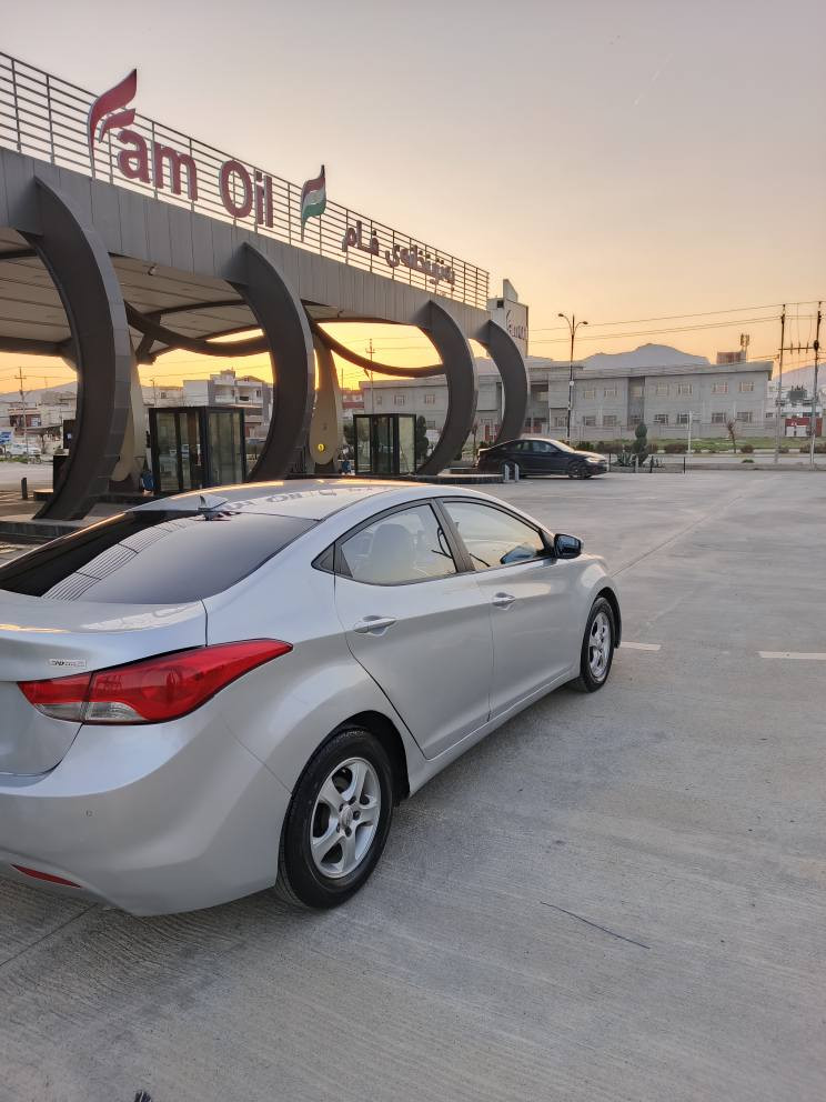 ئاڤانتی 2011        ۰۷٥۰٦۳٨٤۱۲۳
سەیارەکە لێزەری دووبەیە بێڕەقەم 
گێڕوو مەکینە بەشەرت سەقفی بەشەرت تەقەوو ڕەقەی بە شەرت شووختوو چاڵی نیە چوار تایەی نوێیە پاتری نوێیە بێ مەسرەفە ماڵی دۆستە نرخی 50 گەڵا شوێن ڕانیە *********** رانية, السليمانية
