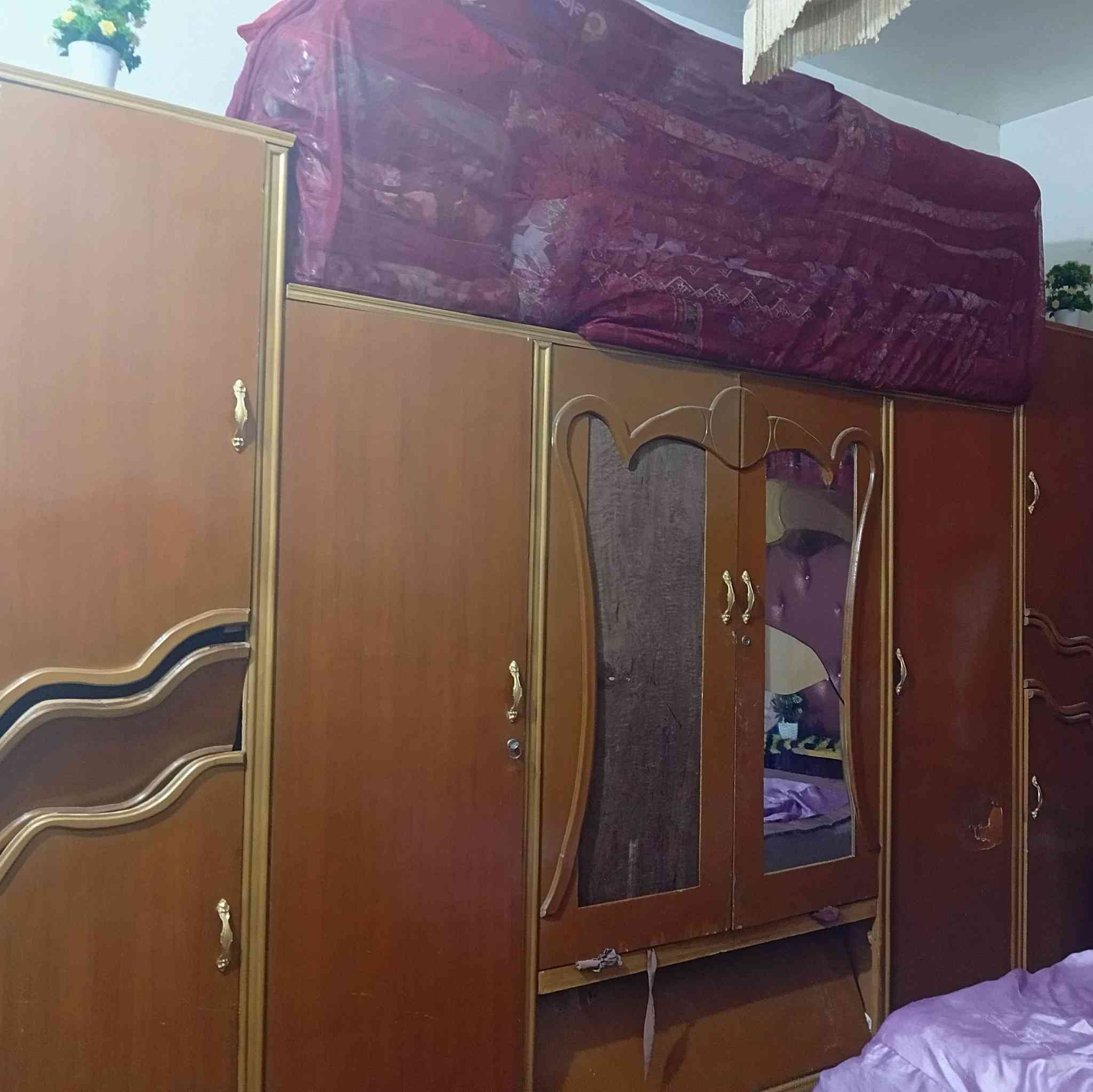 السلام عليكم غرفه مستعمله للبيع او مروس وفرق السعر  مليون *********** خابرني وتدلل
