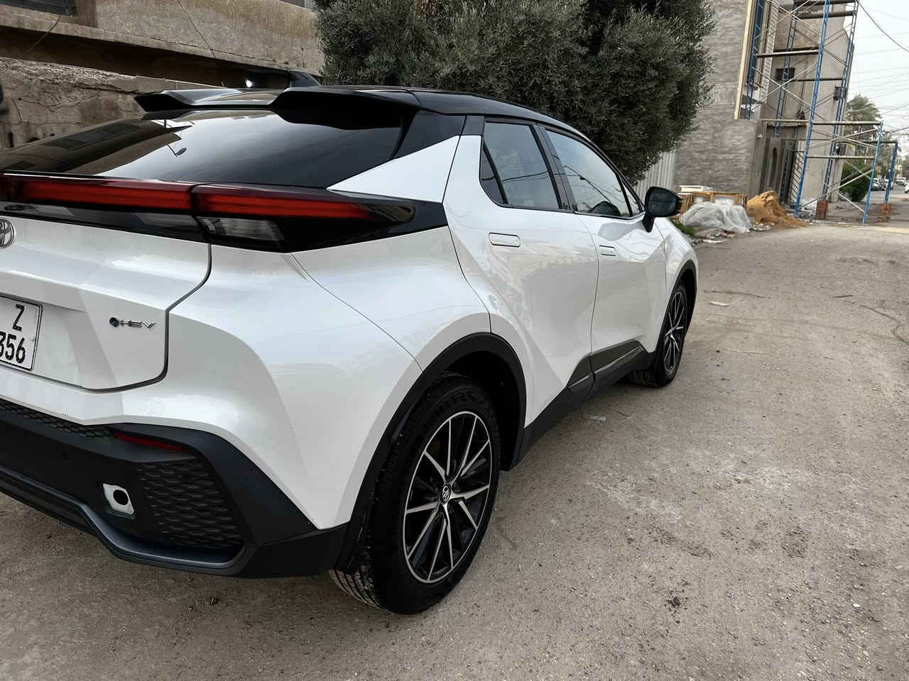 تويوتا CH-R سي اج ار موديل 2024 استيراد خاص ياباني اصلي مو تجميع صيني
هايبرد HEV بدون صبغ تبديل فقط جاملغ امامي ودعامية بلاديات نفس اللون وبارد باب السايق بدون دواخل بدون ايرباك ماشية 12000 كيلو جديدة السيارة 
تو كلر قمارة سودة
بصمة يدات ابواب مخفية
شاشة كبيرة كير طيارة
دشبول ديجيتال
تحكمات استيرن
رادار امامي وخلفي 
نقطعة عمياء
حساسات امامي خلفي
مري شفط اشاير بالمري
مانع اصطدام 
اوتو هولد
قيادة ذاتية 
تحديد المسار
هاندبريك دكمة
مودات قيادة 
اوامر صوتية
شاحن وايرليس
رقم بغداد الدولي 
هزة جديدة وسنوية جديدة
السعر 188 ورقة 
العنوان بغداد
***********
