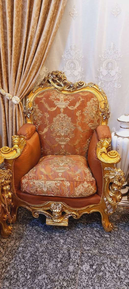 تخم زان مصري عشر مقاعد سعرة ٧٥٠ بغداد الشعب ***********
