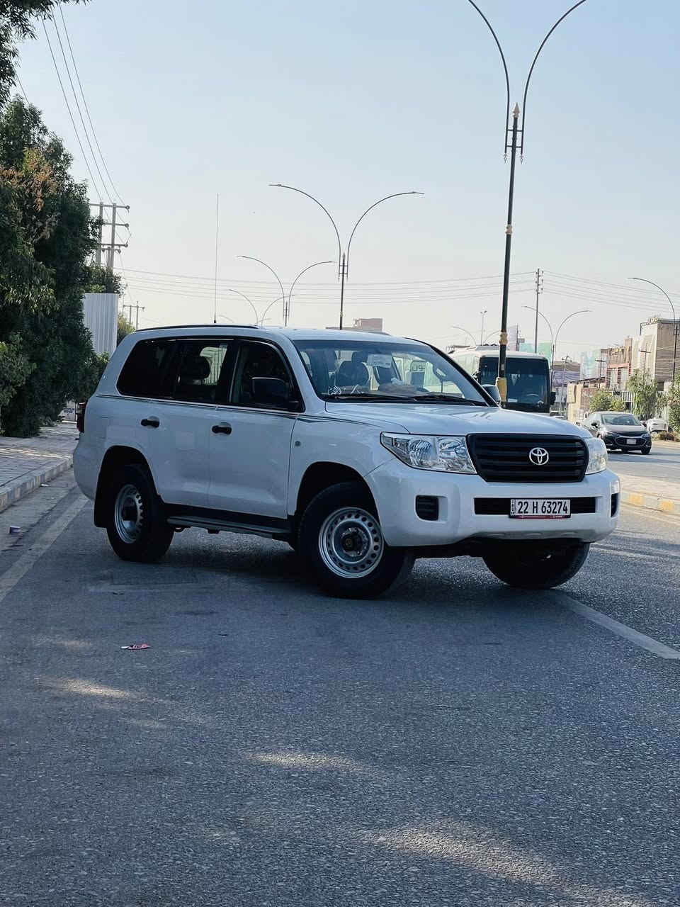 سلام عليكم لاندكروز قطري سلك  مديل 2013 سياره جديده ماشيه 161وقابل للزياده سياره جاهزه من كلشي كل نقص مابيه تايرات دلوب داخل مخمل جديد  وحداديه كير ومو حرك كله كفاله بيه طخه بل جاملغ بدون معجون بس صبغ وفوك العتبه بجه السايق اثر جراد سياره معروظه (300 ورقه )*********** ولي ماعجبه السعر خل يسمعنه كلمه طيبه
