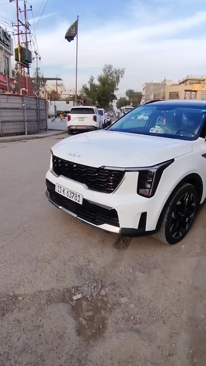 السلام عليكم كيا سورنتو 2025 سياره جديده ماشيه 10,000 والسياره باسمي شخصين *********** ، ما متواجد على الفيسبوك
