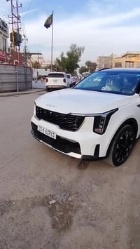 كيا سورنتو 2025 سياره جديده ماشيه 10,000 والسياره باسمي شخصين 07700452...