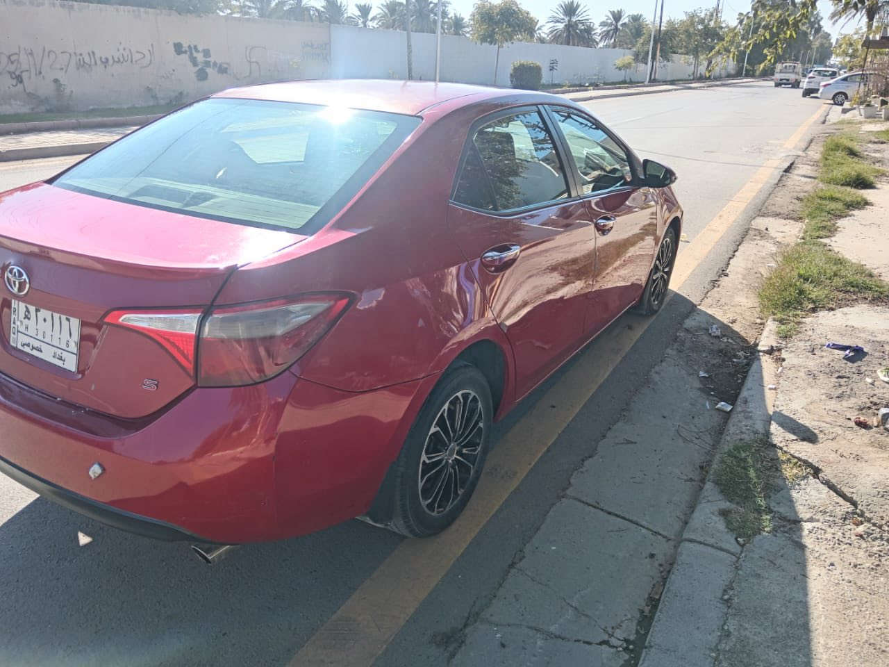 السلام عليكم ورحمة الله وبركاته 
كورلا امريكي موديل 2016 
المواصفات شفتات سرعة 
فتحة سلايد روف
تحكم ستيرن 
كشنات تدفئة
اشاير مري
ويلكب 
باتري جديد  
تبريد ثلج بيانو 
كامرا خلفيه 
مكينة 2000 
مكفوله كفالة عامة 
ملاحظه طخات بالجاملغ الخلفي يمين ويسار وضع امريكا 
محرك كير كفاله 
الصدر نص عمر 
السياره بيها حالوب بالقمارة فقط
شرط التحويل 
وقم الهاتف/
***********
السعر  122 بيها مجال 
مكان بغداد العامرية
