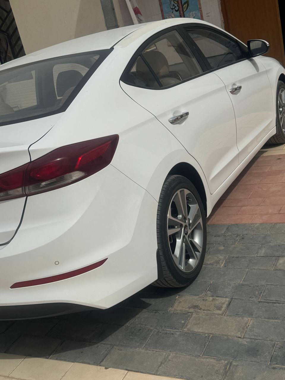 هونداي النترا  2019   ELANTRA  سوبر
خليجي  فول موصفات عدا البصمه     
شمالي اربيل وكاله او تحويل
محرك 2000cc 
 نضام ABS
فتحه سلايد روف
كامره خلفيه دواره 
شاشة 
تحكم أستيرن 
وضعيات قيادة متعدده 3 وضعيات
حساسات خلفي
 مري شفط نضام ترحيب 
لد نهاري 
تبريد قطعتين
ويل كب/ويل كروم/ويل 17
داخل جلد بيجي
مدخل AUX+USB/بلوتوث...
كفاله عامه حتى الدعاميات فقط كرت صغير خلف قبق البانزين 
للاستفسار اكثر  الاتصال ع رقم ***********
مكاني النجف
