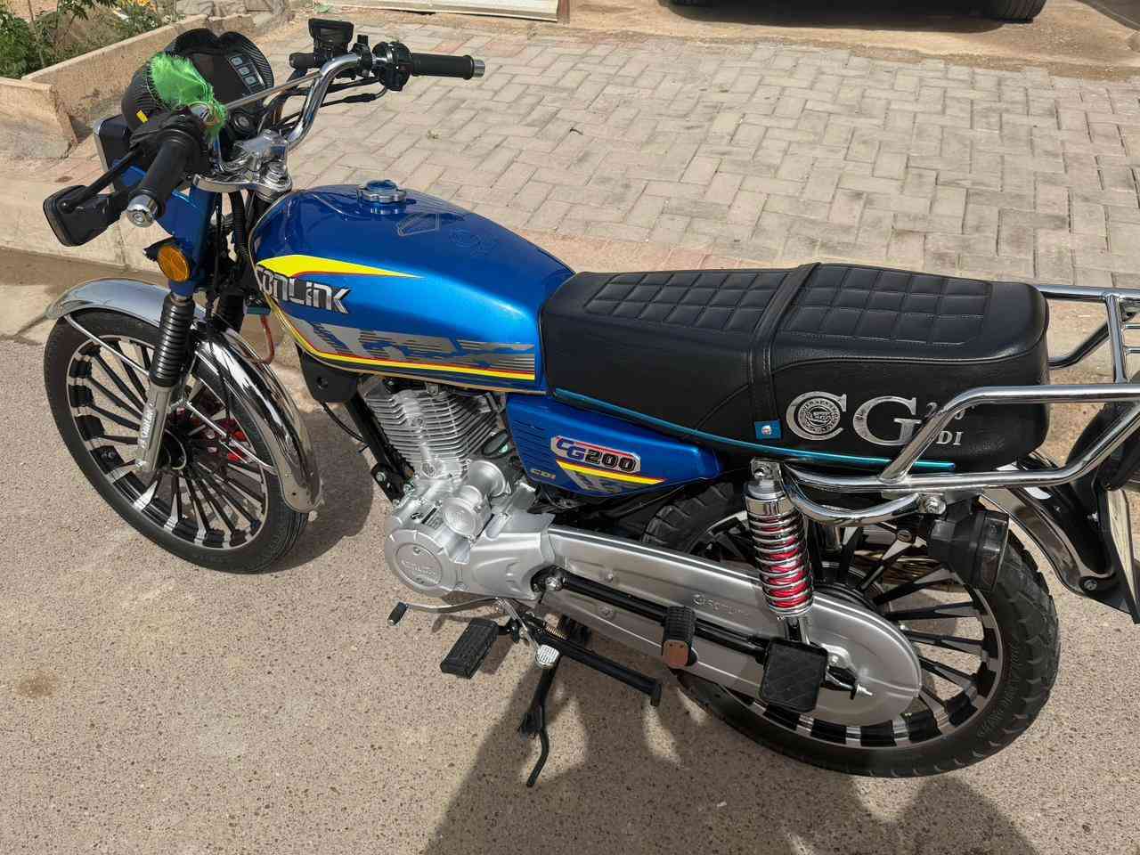 دراجة سونك 25لاصلي محرك200cc دراجة زيرو ماشية الف ونص  يعني زيرو دراجة مكفولة حتى من شخط منزلهة قبل سبوعين  سعر 
950قفل قفل بدون عملة لان زيرو دراجة  مكان بغداد احسينية لراشدية


**إذا كنت صاحب هذا الإعلان وتريد حذفه لأي سبب، رجاءا أرسل رسالة إلى الدعم الفني**