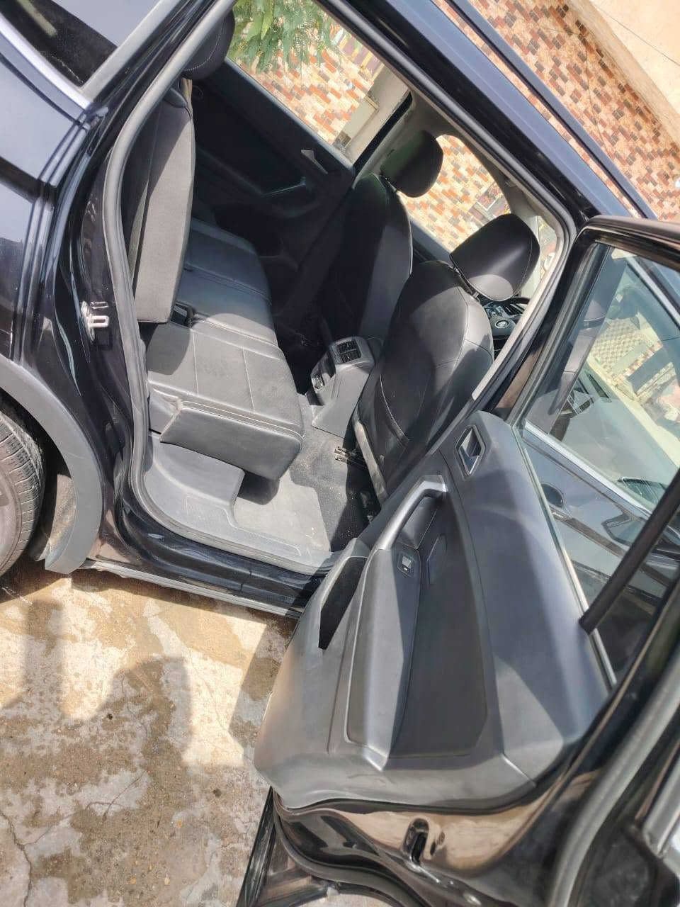 تيجوان ٢٠٢١ لون اسود رقم بغداد سنوية جديد 
كفالة عامة من الضربة والصبغ والتبديل
فقط تقرير تعمل وتسير 
سيارة جدا نظيفة
السعر ١٦٥ وبيهه مجال للشراي
مكاني البصرة وحاليا ببغداد ،بغداد الجديدة
السيارة فوول مواصفات بصمة بنووراما 
شاشة اندرويد اوتو
كشف اعطال
رادار
توقف تلقائي

*********** البصرة, العراق
