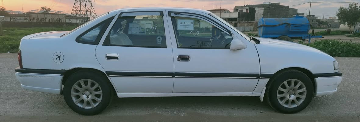 *********** سعر 44/كركوك
ئوپل ڤيكترا موديل 1993 ره قه م سه نه وى تازيه 2029  دفتر بنزينى هه يه هه زه ى تازيه.
گيرو مكينه ى به شه رت. هيلال و دووسه ى بيلاده بى ده عم و ليدراوه  قفل مركه زى. ABS كركوك, العراق
