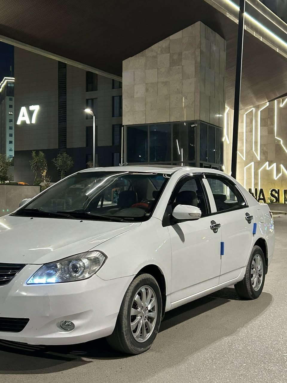 السلام عليكم بي واي دي البيع سيارة موديل 2015 سيارة كلش حلوه رقم بغداد انكليزي بسمي هزه جديد ورقم جديد وسنوية جديده سيارة فول بصمه شاشة كأمره تحكم ستيرن داخل جلد بصمت ابواب اشاير بل مري خمسه ويل كب سياره محرك 1800 ماشاءالله تبريد ثلج سياره مكفول من صبغ والخياس والجراد سياره كلش حلوه سيارة كير محرك صدر تايرات باتري كله مكفول سيارة كلش حلوه وجاهزه مابيه ي نقص السعر 62$ مكان سيارة بغداد حي العامل رقم ***********
