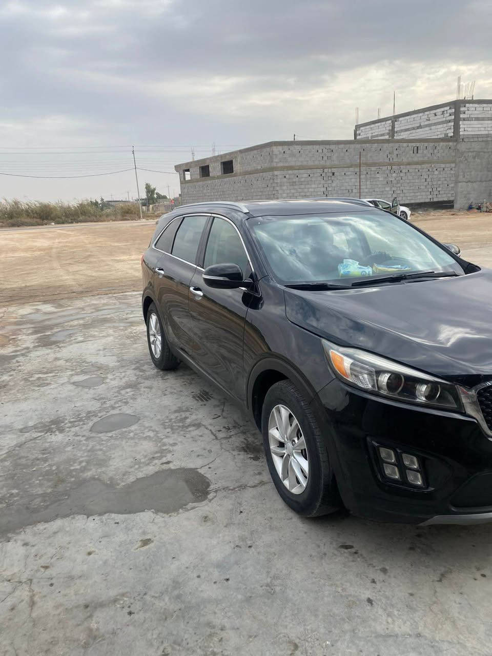 كيا سورنتو 2017 مكفولة من الضربه 
وارد امريكي بيه تقرير غرق  5% بسمي رقم بصره دولي مكينة 6 سلندر ما بيهه نقص مكانها بالبصرة استفسار الاتصال ع هذا الرقم *********** البصرة, العراق
