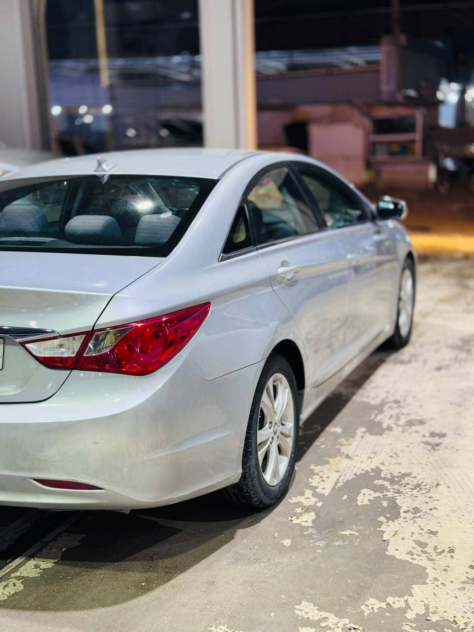 السلام عليكم سوناتا ٢٠١٢ 
كير محرك تبريد حدادية جديدة 
السياره بيها ٣ قطع صبغ 
مكانها النجف الأشرف 
السعر ١١٠ وبيها مجال 
***********
