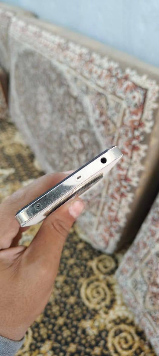 السلام عليكم
realme 12+ 5G
ذاكرة 256 رام 8+8 
بطارية 5500 شحن سريع 67 واط 
باقي المواصفات بالصورة 
الجهاز مبدل شاشة اصلية ام البصمة 
للبيع والمراوسة السعر 170 وبي مجال


**إذا كنت صاحب هذا الإعلان وتريد حذفه لأي سبب، رجاءا أرسل رسالة إلى الدعم الفني**
