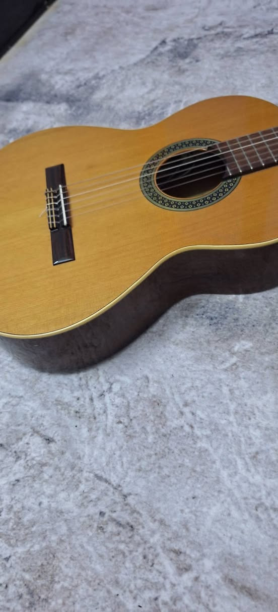 كيتار للبيع كيتار اسباني الهامبرا للبيع c1  بي ايكولايزر اصلي) سعر الجديد بل محلات ٦٣٠ الف بدون ايكولايزر ومو نفسة هم لان من اسبانيا دازي .سعر البيع ٤٠٠ الف وبي مجال ويا جنطة و ثنين كابو و كيبل جك يوجد توصيل الكيتار صناعه يدوية الي يحب يسمع صوته يعلق ادزلة صوته


**إذا كنت صاحب هذا الإعلان وتريد حذفه لأي سبب، رجاءا أرسل رسالة إلى الدعم الفني**