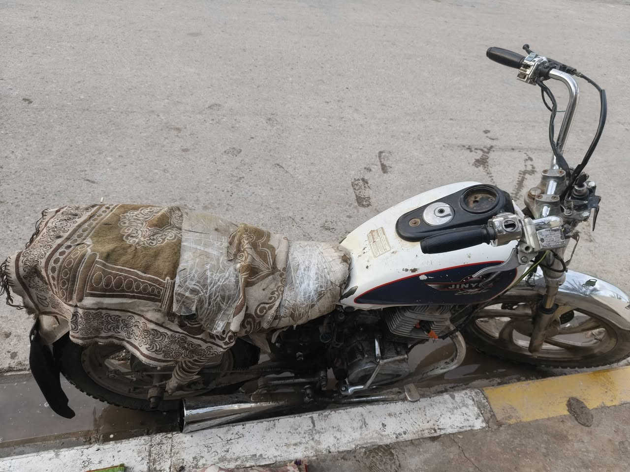 سلام عليكم دراجه جني يحتاجلها كابريته وبس وياها السيبايه  

واوراق كامله داخله كمرك 

الاستفسار ***********
