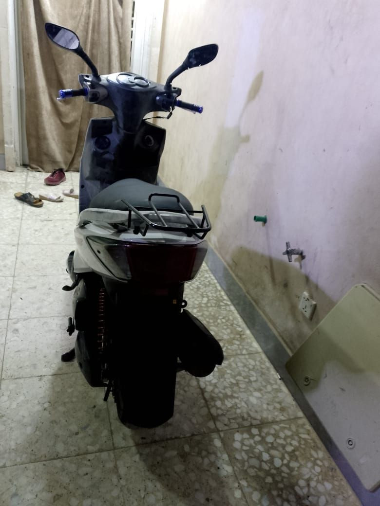 دراجه سكنس فحل ابلاديه ابلاديه مكفوله كفاله عامه مكينتها حيل ناعمه سلف هندر كهربائيات كلها شغاله اوراقها كامله السعر 600 العنوان الشعب التلفون ***********
