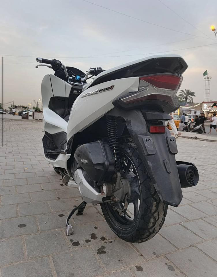 سلام عليكم دراجه جيل ثالث لبيع مستعجل على بيعتها  سعر 200 بيها  مجال نضافه مكفوله شراي  يخبراني  ***********
