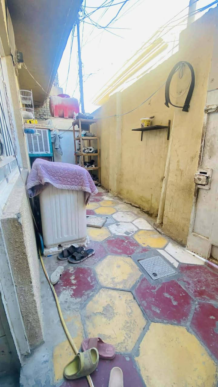 دار للبيع المساحه 100 متر  طابو زراعي سند ٢٥
يحتوي الدار على غرفتين نوم واستقبال ومطبخ وهول وصحيات 
العنوان حله كريطعه نزلة سعد بيجو 
للاستفسار مراسلة الصفحه او وتساب او الاتصال على الأرقام التاليه 

***********

***********
