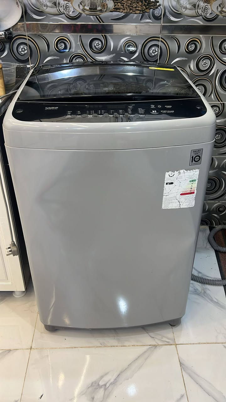 السلام عليكم غساله lg حجم 16 كيلو للبيع اخذتهه 850 اريدهه 500 الغاسله اخت الجديدة استعمال قليل للتواصل ‎***********
