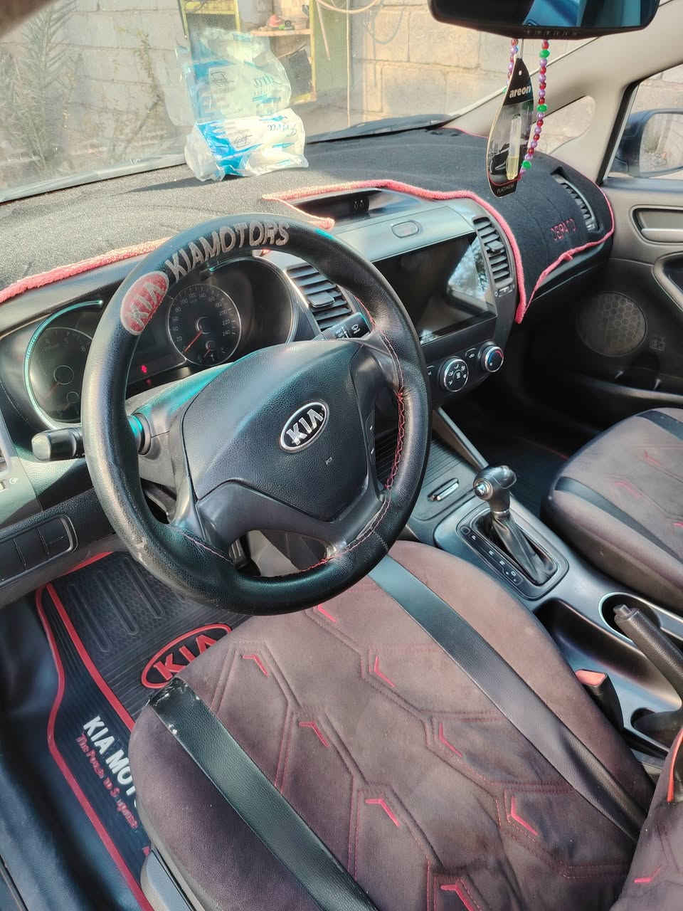 سلام عليكم كيا سيراتو موديل 2015 بيع ومراوس
محرك وكير كفاله على شركه ما مفتوح تتفئه تبريد شغال سياره جاهزه صدر 80٪صبغ بدون دواخل ابيع حزام وسونار موجود بل منشور سياره خليجي مكينه 1600 بلادي سنوية الغايت 2031 بسمي السياره تحويل ثاني يوم سعر 100ورقه  بيهه مجال رقم تلفون *********** واتساب موجود وخاص هم موجود
