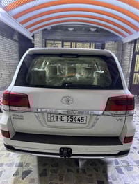 وبركاته  عيني لاندكروز موديل 2021 بريم. ام الدفدي فول مواصفات واحد على...