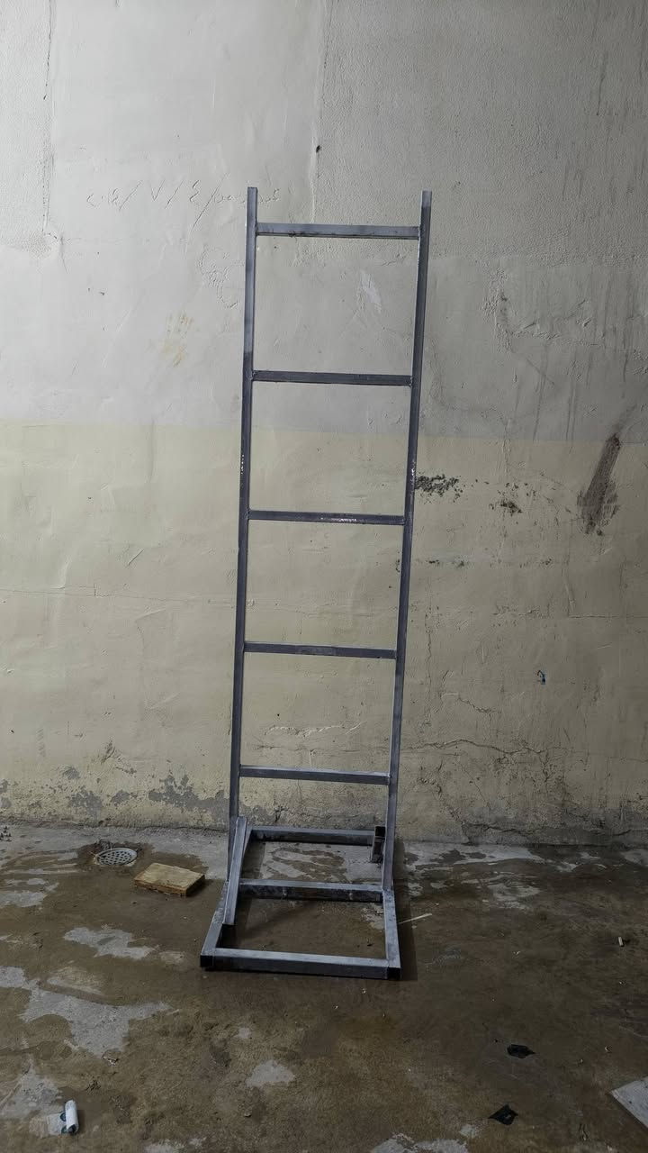 يوجد سكلات جحش للبيع العدد5 الارتفاع 180cm السعر 200الف وبي مجال بسيط تواصل خاص او بل رقم. ***********
