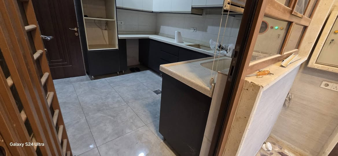 دار للبيع
في حي المشراق  . خلف معجنات باب الاغا. 
المساحه 105 متر .  الواجهه 7.5 متر  . طابقين بناء حديث 2020  .. وصحيات
الطابق الأول مطبخ واستقبال وهول وصحيات 
الطابق الثاني ثلاث غرف نوم  وبيتونه..
السطح كاشي .. ونظام سبالت ودكتات مبرده وانترنيت.. مع نطام كامرات وكاونتر مطبخ  .. النوافذ دبل جام عازل .  
المراسله عالواتساب
***********
