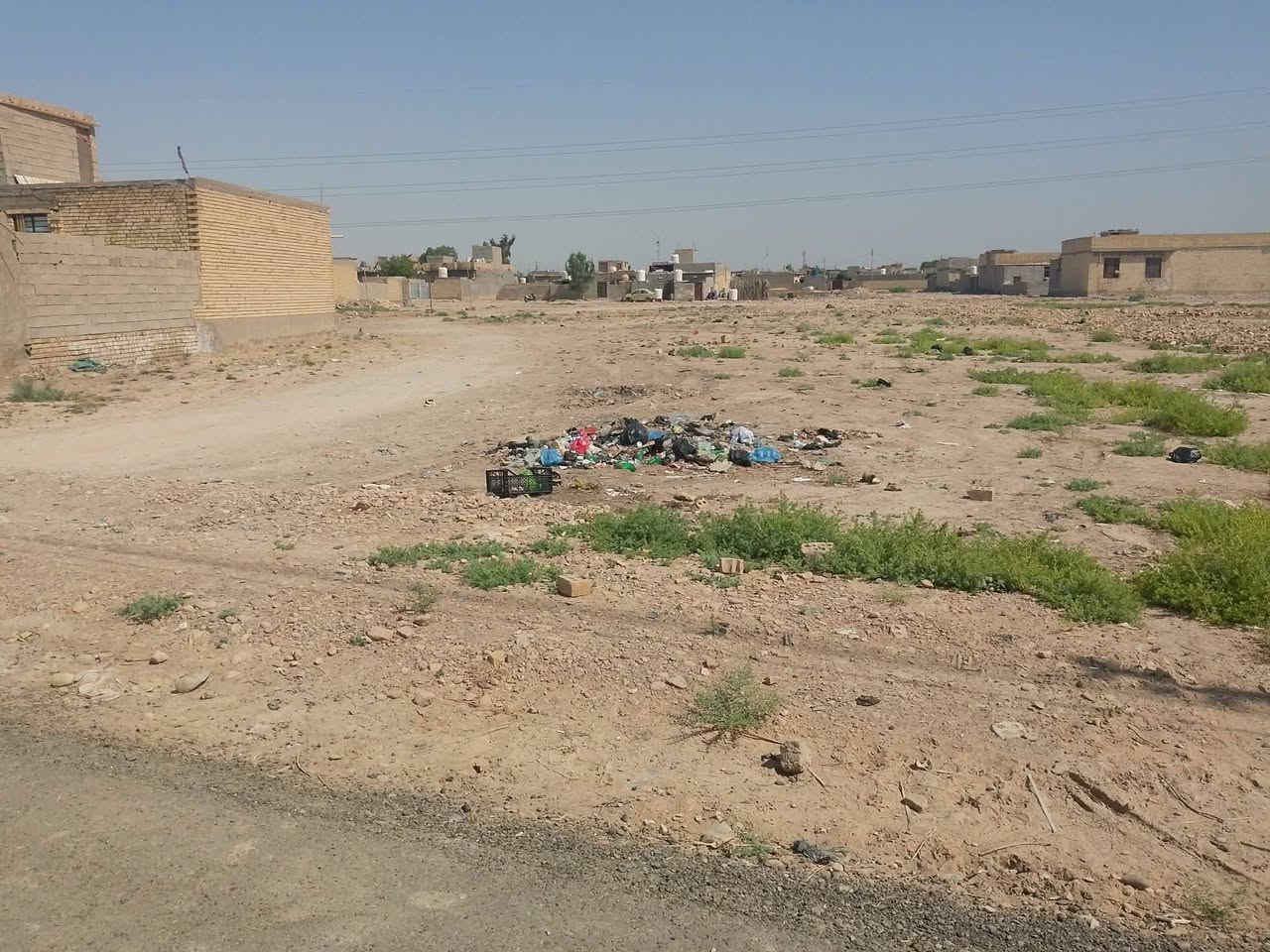 السلام عليكم... يوجد لدينا قطع (200م الوجه 12نزال 18 قطعتين.. خلف مطعم الديوان... كافةالخدمات ماء+كهرباء +تبليط.... للاستفسار الاتصال بالرقم ***********
