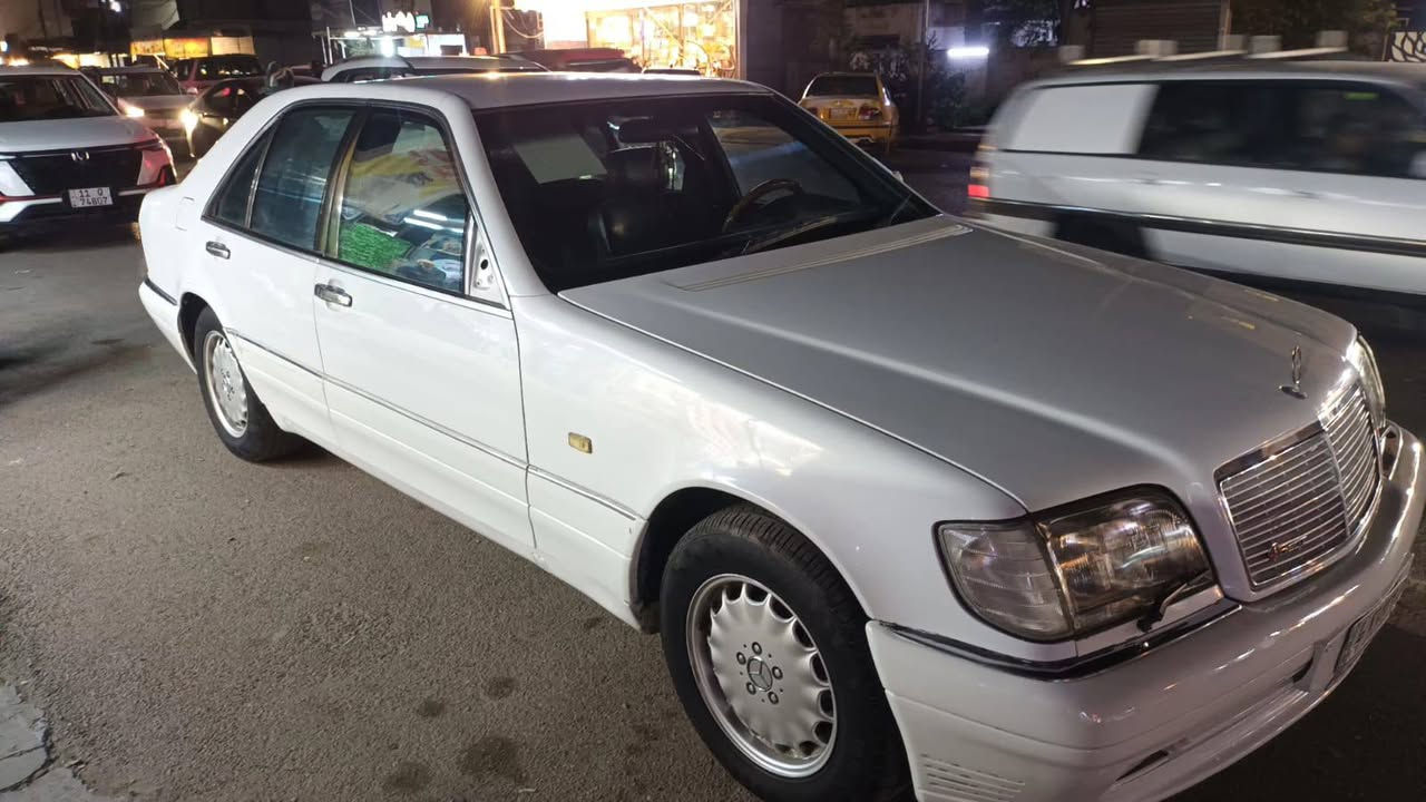 سيارة شبح موديل 1997 محرك 320 خراطين عدل بيضاء اللون 
سيارة جاهزة من گير ومحرك وصدر امامي وخلفي والداخل جيد جداً 
السعر 110 ورقة
والاستفسار للاتصال على رقم 
***********
واتساب
