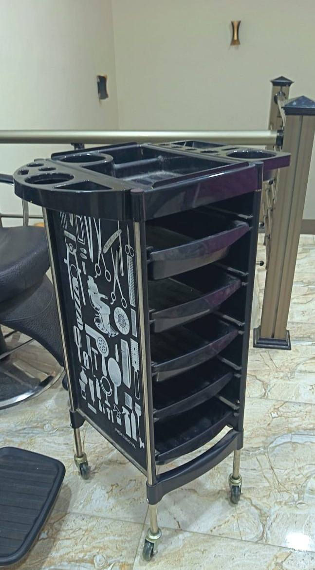 السلام عليكم
للبيع
قنفة+جرارات +مرايا وفاترينة+سخان
كلهن ب160
الغراض نظيفات تفحصهن يالا تاخذهن
مكاني بغداد الجلاعطة بعد جزيرة بغداد السياحية 
***********
