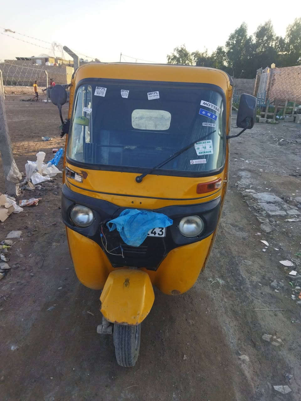 تتك للبيع عشرين شهر العاشر عنوان سبع قصور شارع  سعر ٦٥٠٠ رقم وسنويا تحويل ثاني يوم شراي تصل ***********
