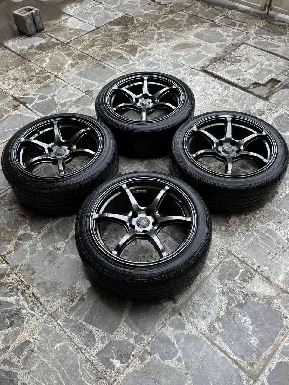 السلام عليكم
تخم وياله حجم 18  ماليزي اصلي 
يرهم كوري-ياباني-امريكي

مع تخم اطارات 

مكاني بغداد شارع فلسطين
عدي توصيل لكل المحافظات 
***********
***********
