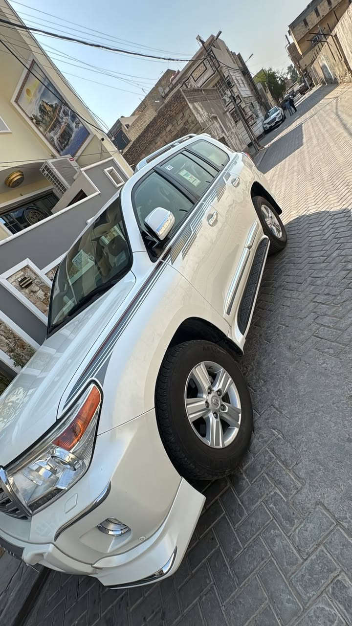 سلام عليكم لاند كروز 14 سياره كفاله عامه من كلشي بحال الوكاله سياره بجيس بيهه فقط بارد واحد اصبع زغير بس وباقي كفاله عامه من كلشي مستحيل تحصل هيج نضافه سياره ماشيف بنضافه مالته مستعجل على بيعته حيل حيل اي ستفسار ***********
