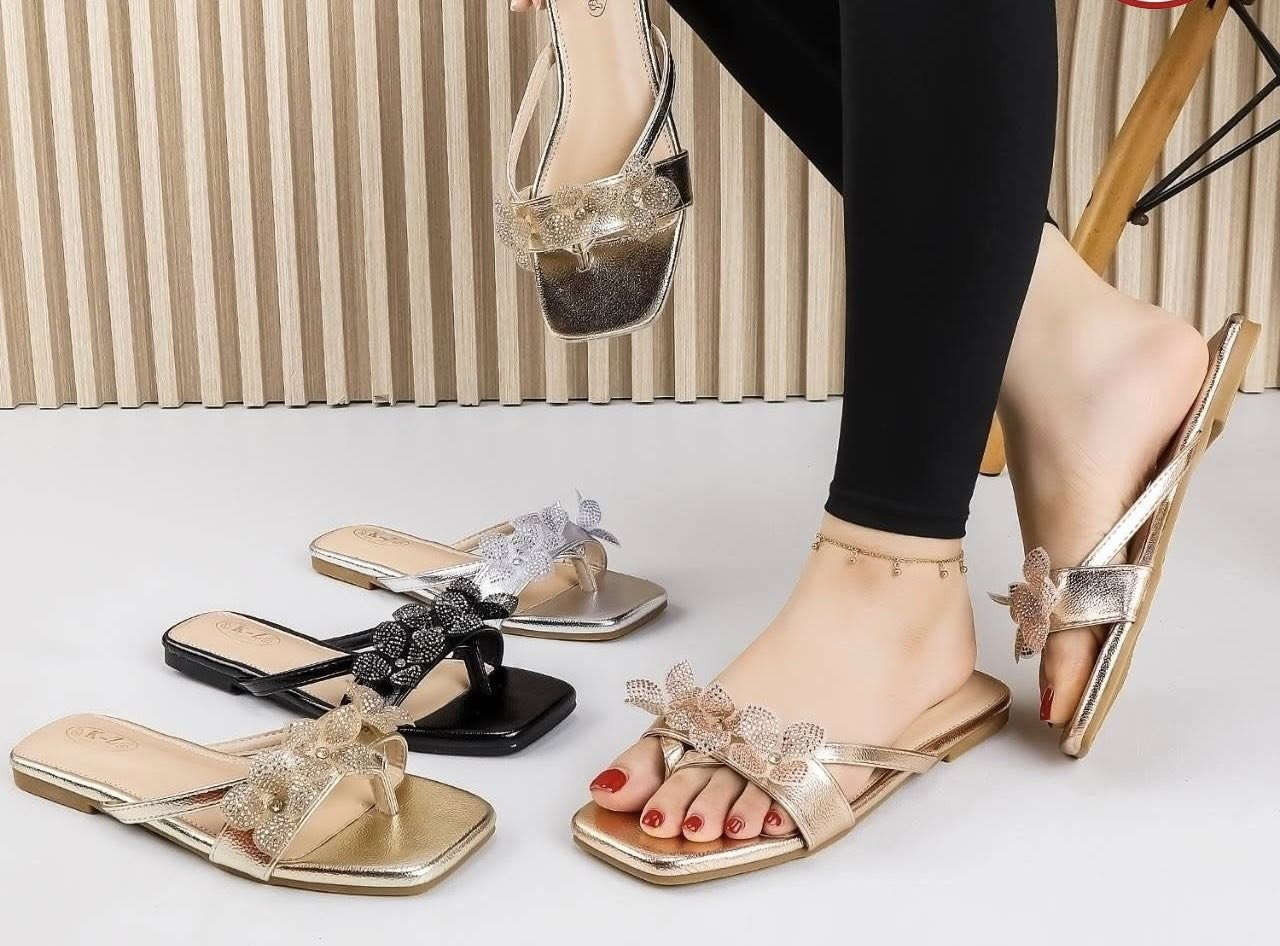 #جديدنا شحاطات فلات  قياسات37-41
#محل #كاردينيا #الحقائب #الاحذيه👢👠🥾🥿👜💼

العنوان خانقين شارع المصرف عماره شاکر رضا مجاور ابو شربت محل کاردینیا✨✨


**إذا كنت صاحب هذا الإعلان وتريد حذفه لأي سبب، رجاءا أرسل رسالة إلى الدعم الفني**