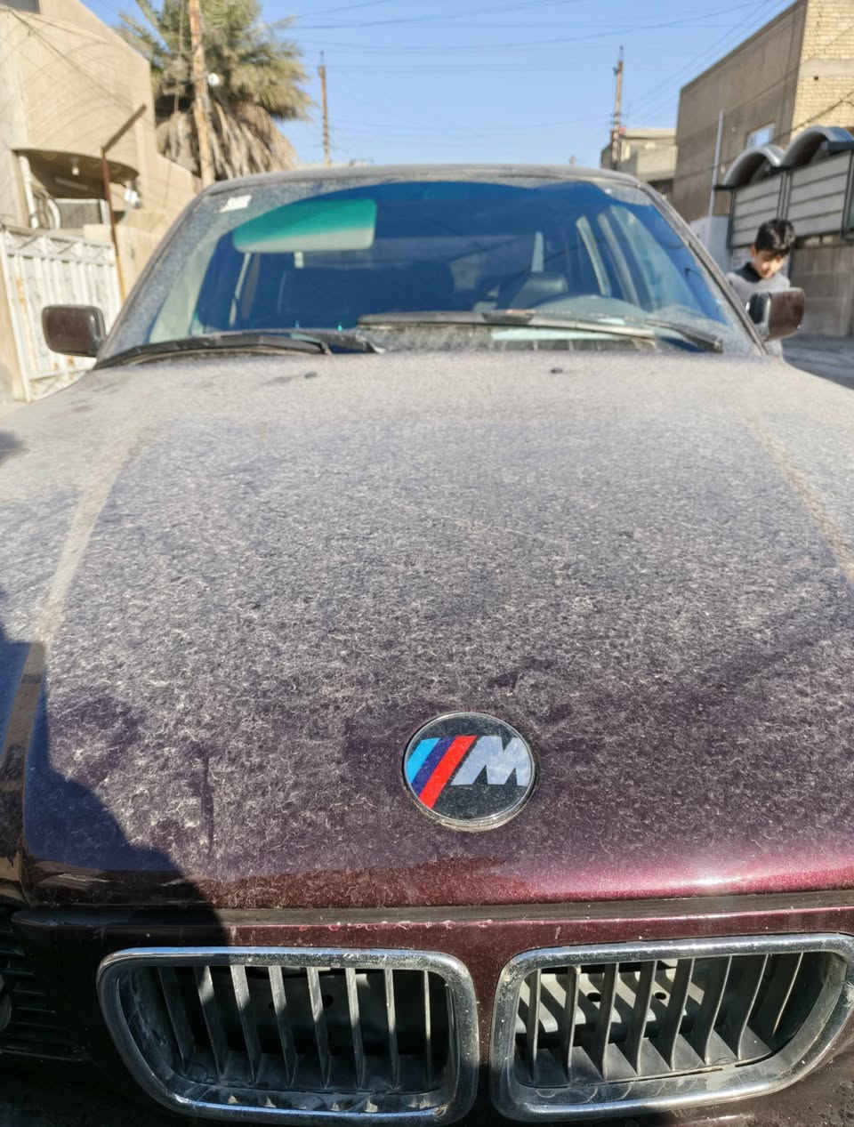 السلام عليكم
بي إم موديل ٩٢  حجم ٢٢٥ مسكر لون كرزي 
مكينه وكيل خير من الله  سياره جديدة 
صبغ للجماليه قبل أسبوعين طالعه من الفرن 
سياره فوللللل من كل ناحيه رقم بغداد 
السعر ٧٤ 
***********
