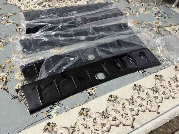 سڵاو هاوڕێیان ئەم ئەشیایەنە بەردەستە 
قرشی سەرسەقف بۆیاخ کراو بە ٣٥ هەزارە جاری پیش و رەشی مات بوو
هیلالی چەمەلەغ ١٥  هەزار
قەباخ بەنزین ١٥ هەزار
قایش قوڕ جووتی بە ١٠  تاقمی بە ٢٠
لیدی ئاوینە ئیشارەت ٢٥ هەزار
لیدی ناو عەتەر ٦ هەزار
لیدی ناو  چەمەلەغ  پێشەوە٢٠ هەزار
ئاوینە باتمان
سکوبی جام 
گەیاندن بەردەستە لە سلیمانیم
***********
توصيل موجود 
فورتيكسً مال قمارة ٣٥ الف اسود لماع
