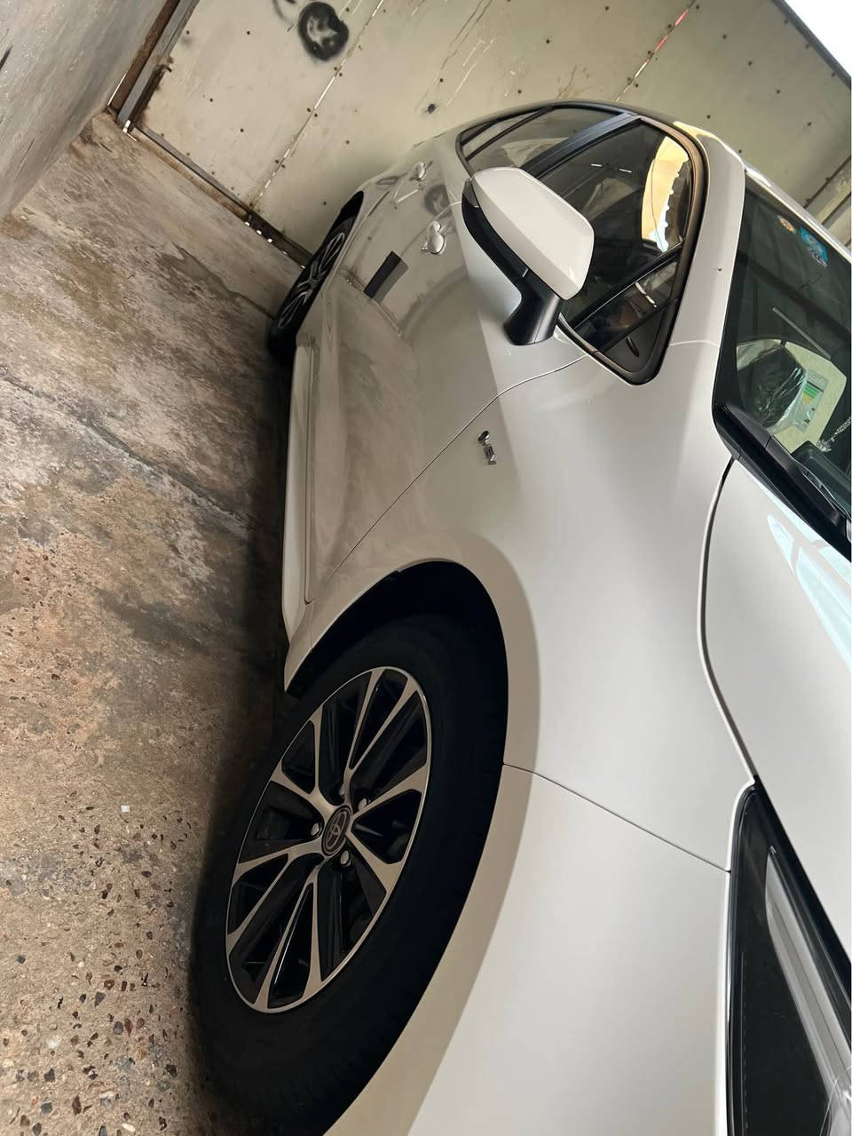 سلام عليكم 
كورلا هايبرد مديل 2024 الشكل الامريكي 
سياره كفاله عامه الداخل لونين ماشيه 20 الف 
السياره مالت اقساط بصره المقترض والكفيل نفس البيت 
السعر 143 قابل لتفاوض 
الهاتف *********** Singapore
