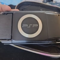 PSP موديل 1000  بدون شاحنه  سعر 50 بي مجال   رقم موبايل 07733022277 وا...