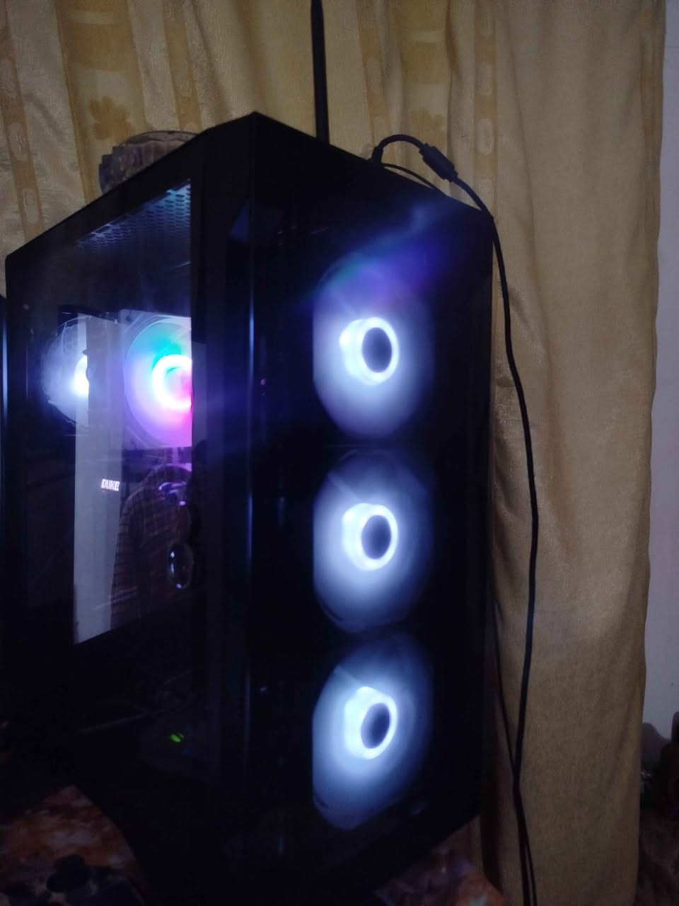 Motherboard x99
intel xeon e5 2680 v4
ram ddr4 16 gb 3200 speed
Power Supply 650 watts + 80 plus
Msi graphics card 1070 ti 8gb oc rgb DUKN
M.256 + hhd 500 gb
Case fan 4 PC rgb
Cooler rgb
كيس متغير الوان تحكم 
مكان اربيل سعر 550 بي مجال حك الجيه هولير اغلب الشغلات الي بل كيس جديد وباكيتات موجوده
تواصل عل رقم *********** أربيل, العراق
