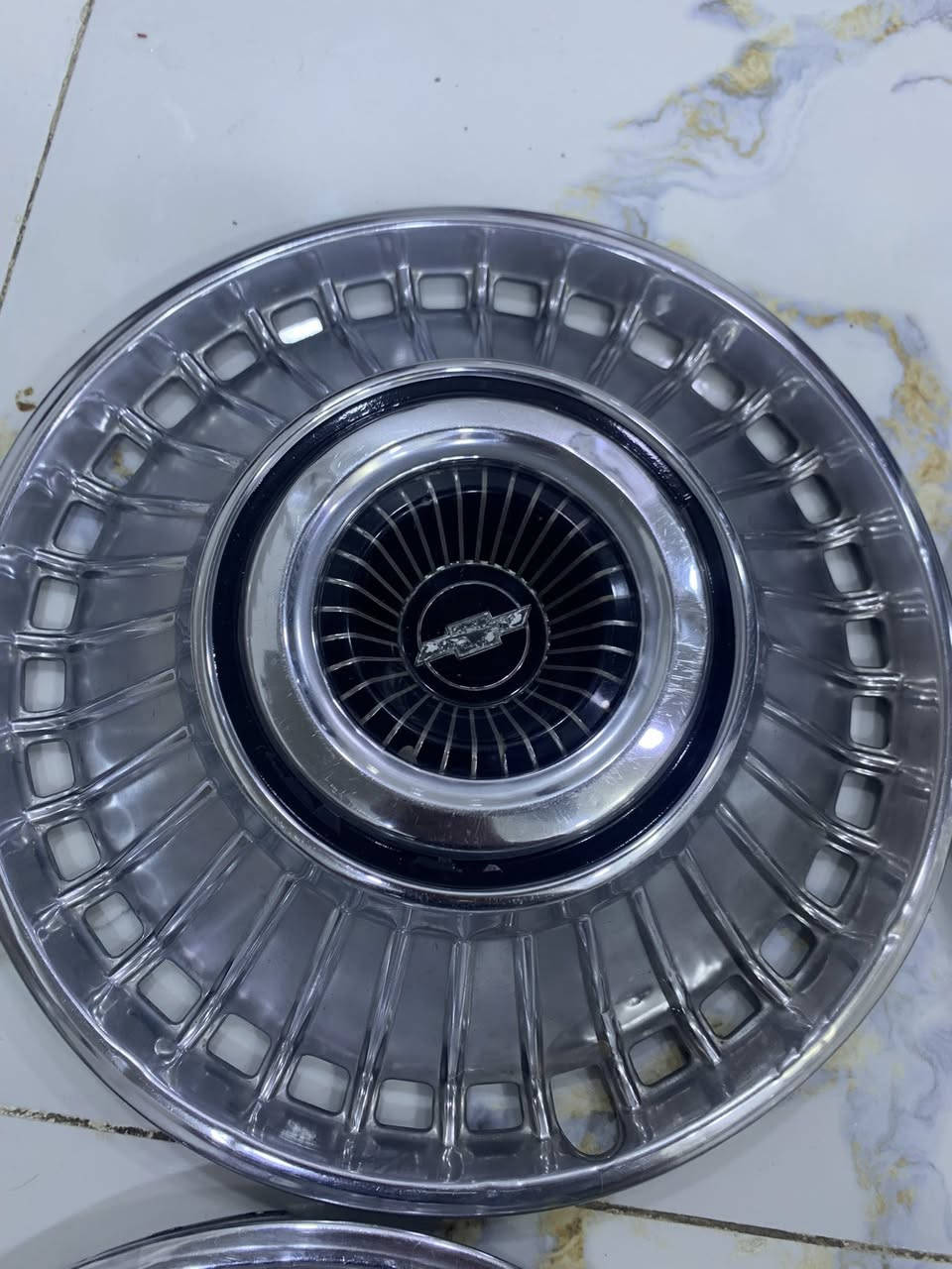 السلام عليكم كبات 63 حجم 14 للبيع نضاف
مكاني بغداد السعاده قرب مستودع النفط 
السعر 325 وبيهن مجال قليل 
رقمي ***********
