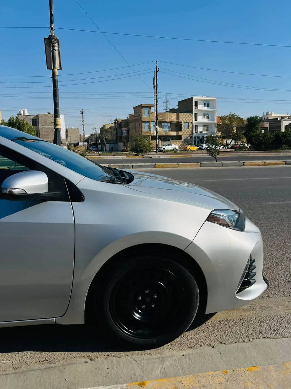 السلام عليكم 
كورلا مديل 18 وارد امريكي  فئة SE
السياره كير مكينة صدر تبريد مكفول 
رقم اربيل سنوية وهزة جديده 
المواصفات 
رادار 
شاشة 
شفتات 
تحكم ستيرن 
كشن جلد مطعم 
لايت فول زنون 
ماشية 135
حدثها جاملغ خلفي وباب مبدل بلادي نفس لون صور الحادث موجوده بالمنشور 
السعر 137
رقم التلفون ***********
