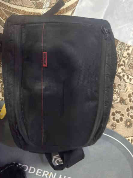 كانون فايف دي مارك فور     5D 
عدسه 200-70 صدار ثاني + هود  + جنطه عدسه 

جنطه مقسمه لون اسود 

شاحنه 

بطاريه 2. اصلي 

حزام كامرا 

رام 32 

كرب بس يمكن ميشتغل 😅

ستان احادي 

معلومه 

شاشه الكامرا صار بيها خط اسود مبين بل صوره بس مابيها شي تقلط وكلشي مابيها 

نضيفه الكامرا  ستخدام فقط محرم 💔

*********** 

واتساب موجود
