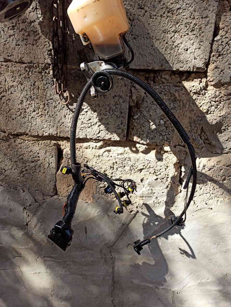 السلام عليكم 
اغراض شيري A1 
للبيع ***********
كير كامل 
منظومة كير كامله 
ضفيره مال منظومه 
بور ستيرن وقاعده مالته 
چويتر 
مسطره ونوزلات وفيشهن كامله 
دكشن بارد +كوع كامل وي الجوزه الصباحيه 
سلف +دينمو + قاعده مال مجاول
