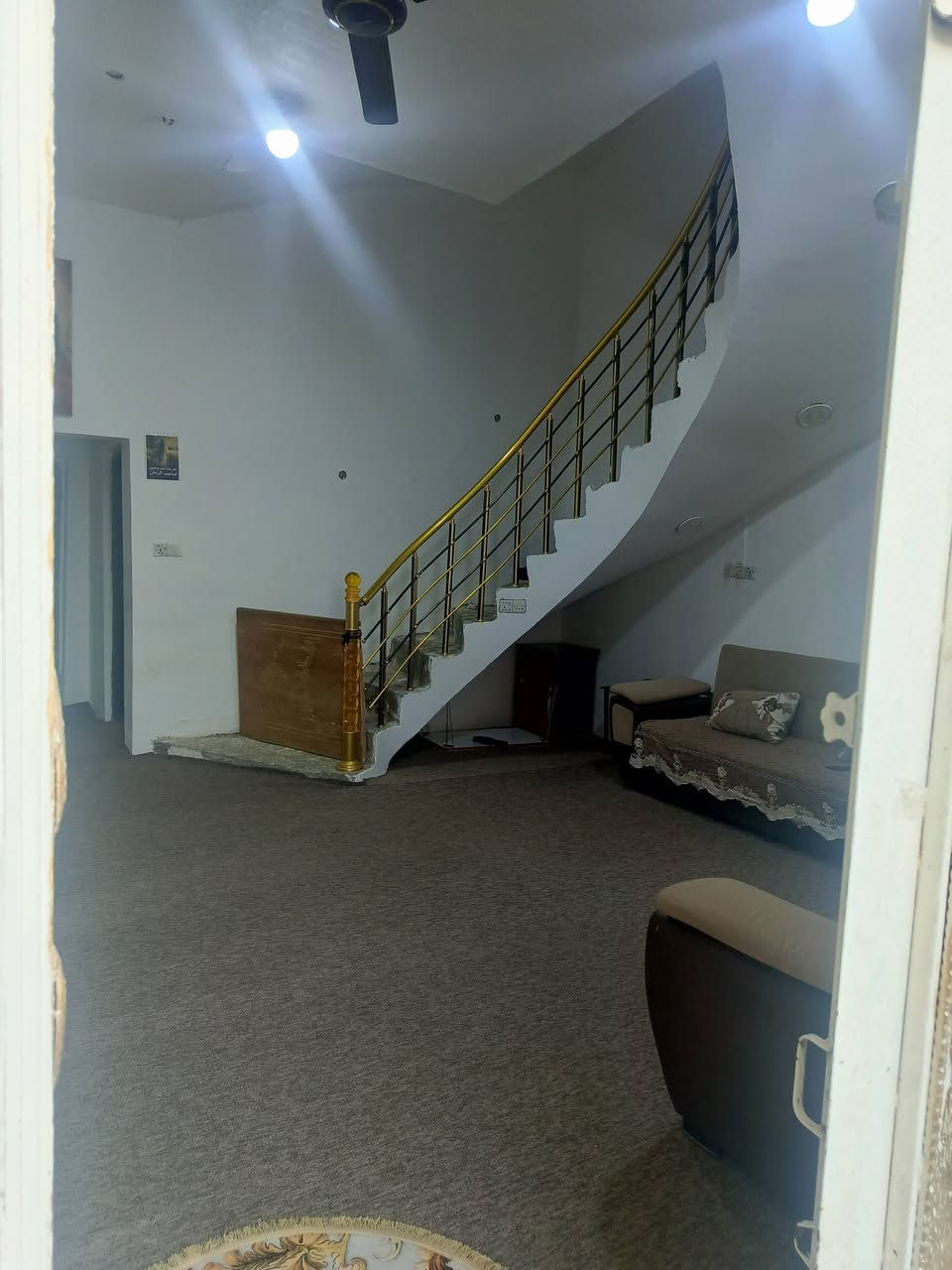 سلام عليكم بيت للبيع  مساحه ١٧٠متر البيت بي ٤غرف وربع حمامات موزع  استقبال مطبخ سيراميك  البيت جاهز العنوان ابو الخصيب محيله طريق الوسطي شارع قمر بني هاشم السعر 136بي مجال  للعلم الجوارين ذهب الله شاهد  شارع عشره متر اجو البلديه اخذو قياسات وراح يتبلط  ***********
